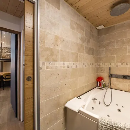 Le Duplex Des Pentes Ail Apartment *